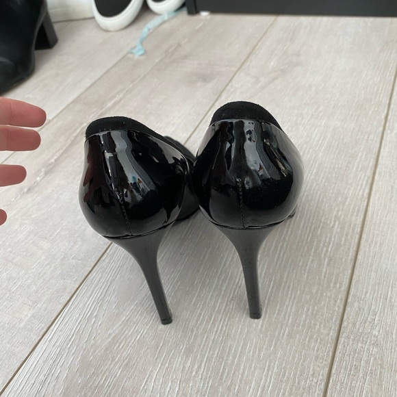 Ferragamo Pumps! - Picture 5 of 6